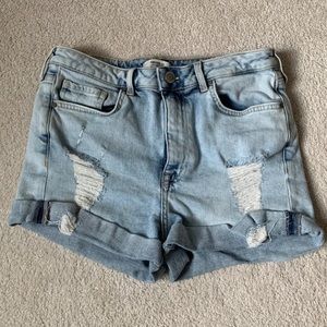 Distressed high-wasted jean shorts